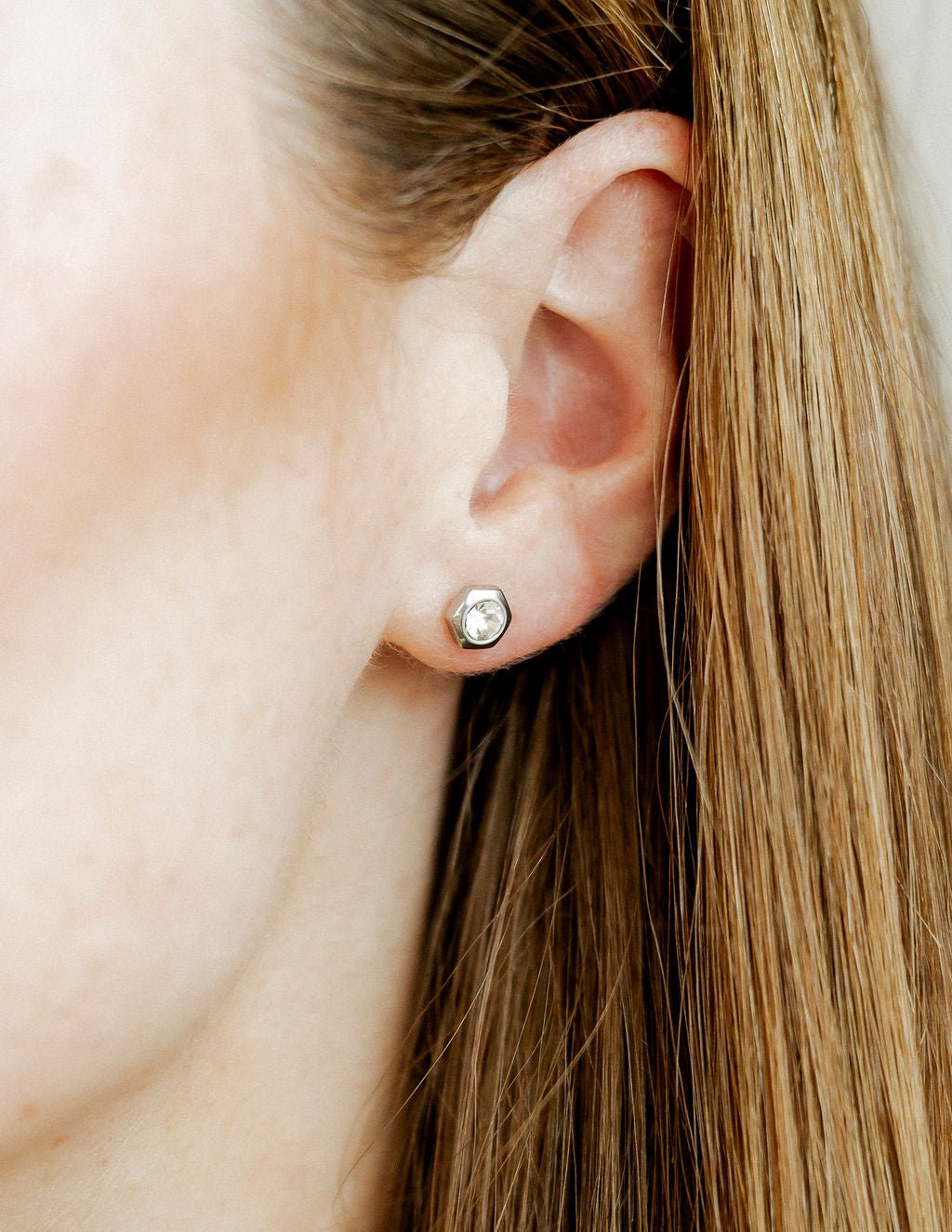 Screwback Stud Earrings - Addison Clear Silver - Shop LINNY CO