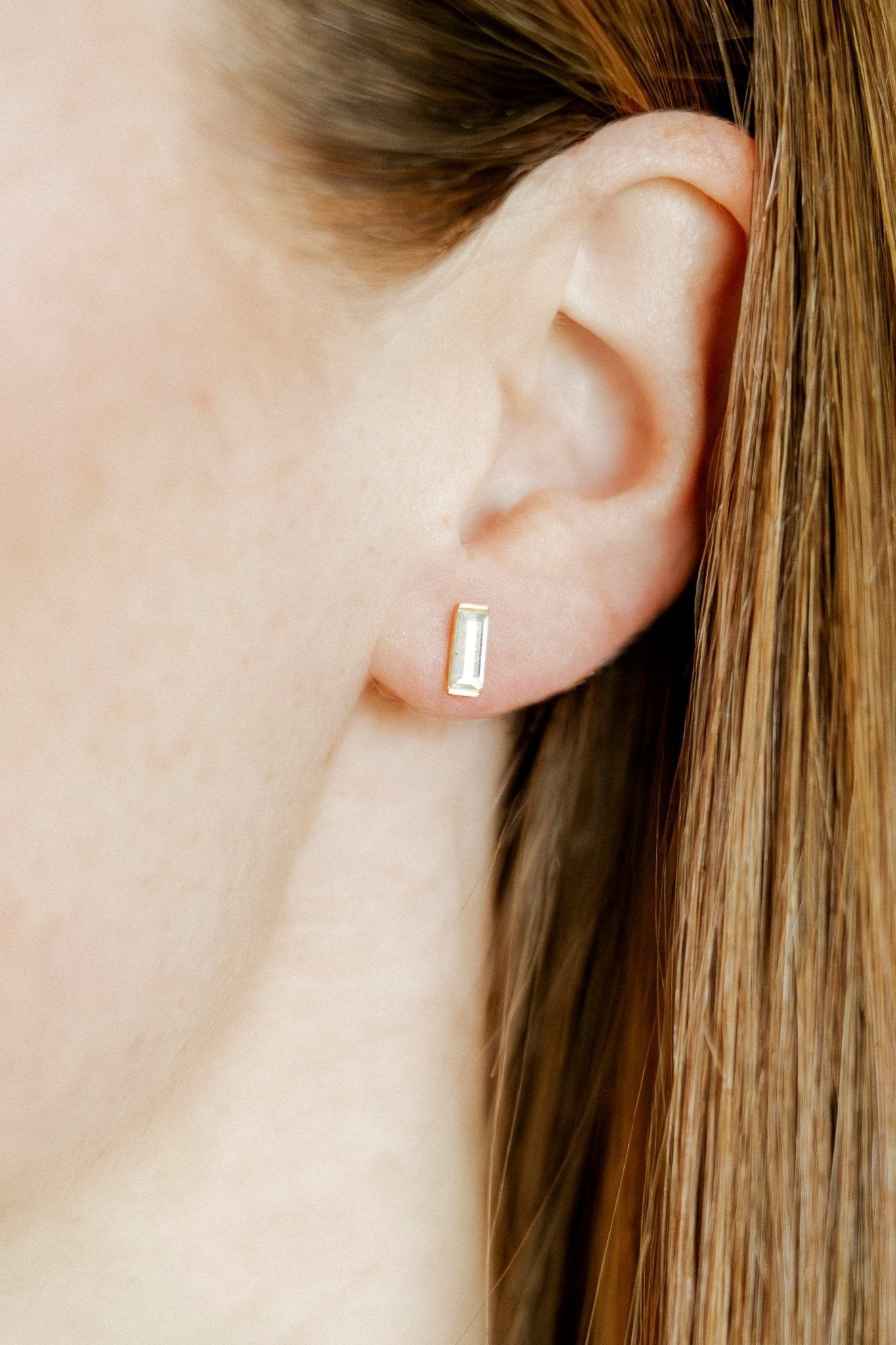 Screwback Stud Earrings - Amber - Shop LINNY CO