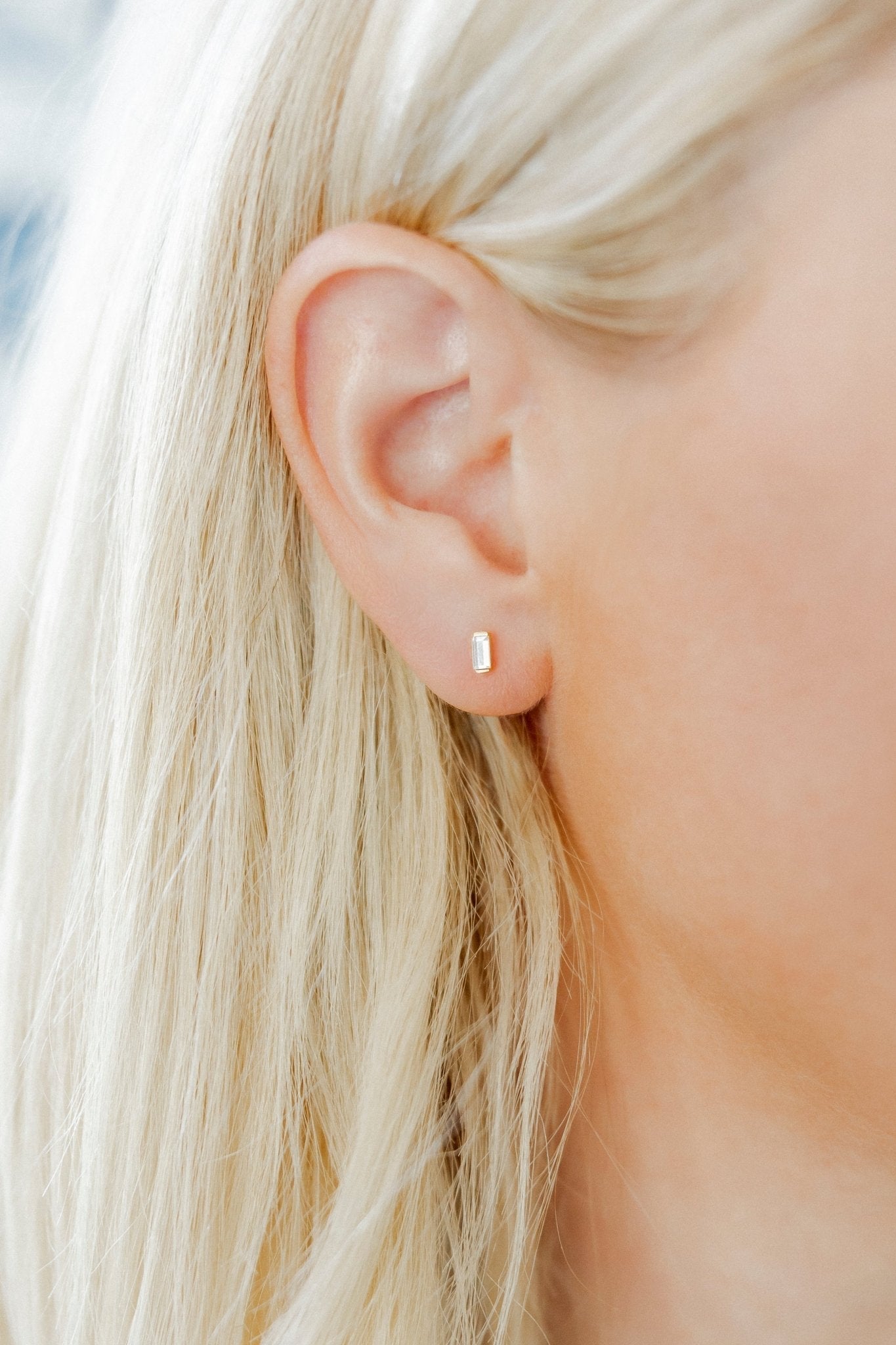 Screwback Stud Earrings - Amber - Shop LINNY CO
