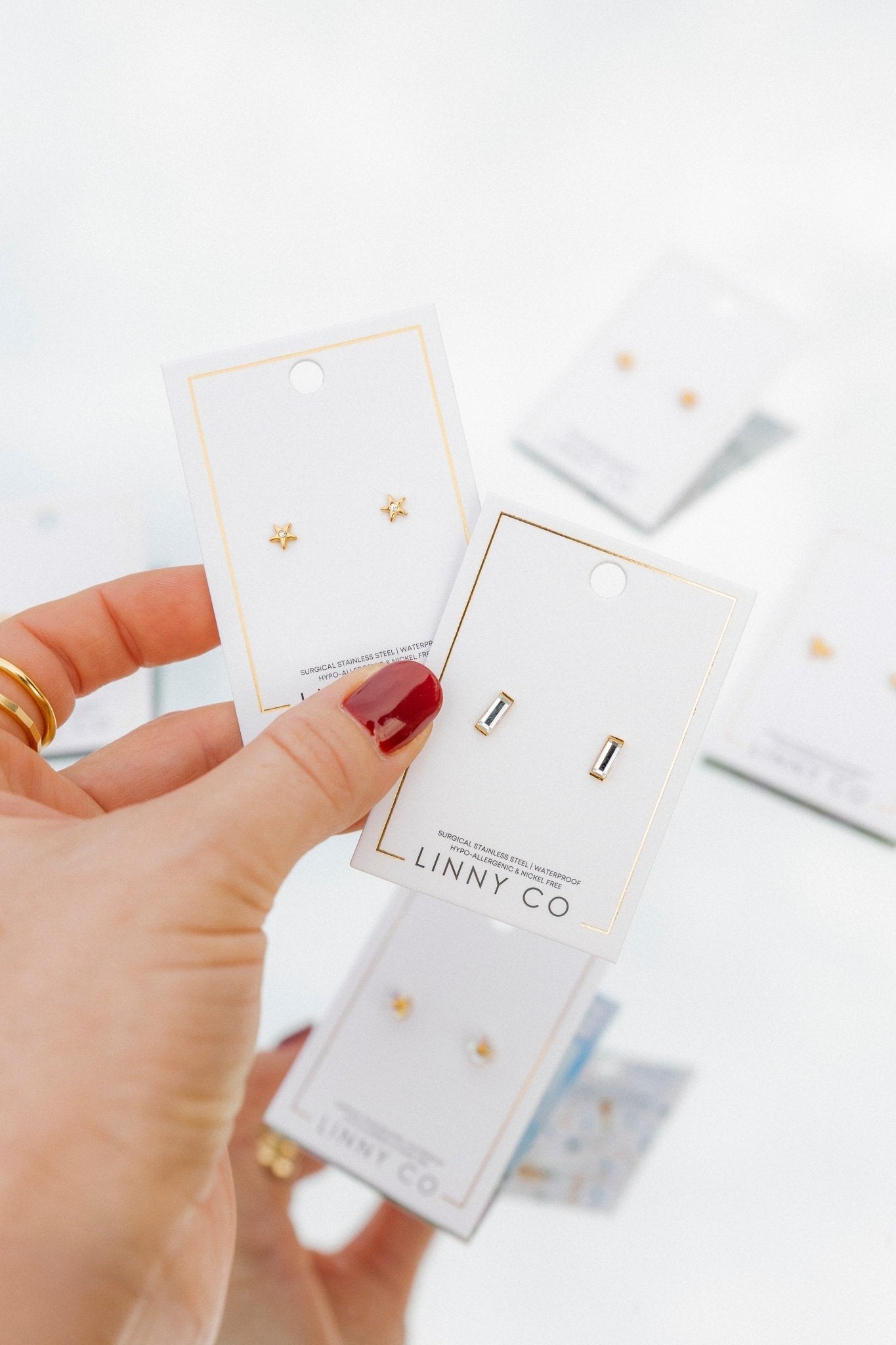 Screwback Stud Earrings - Amber - Shop LINNY CO