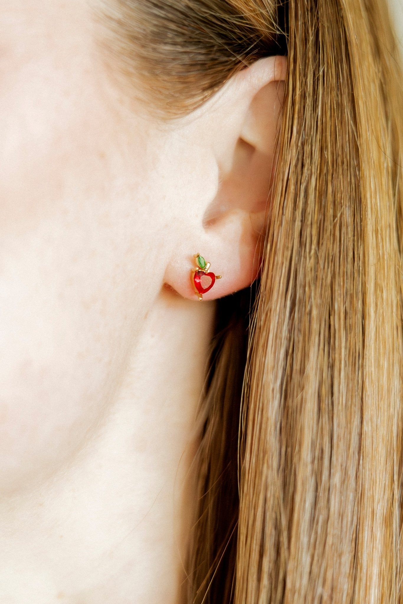 Screwback Stud Earrings - Apple - Shop LINNY CO