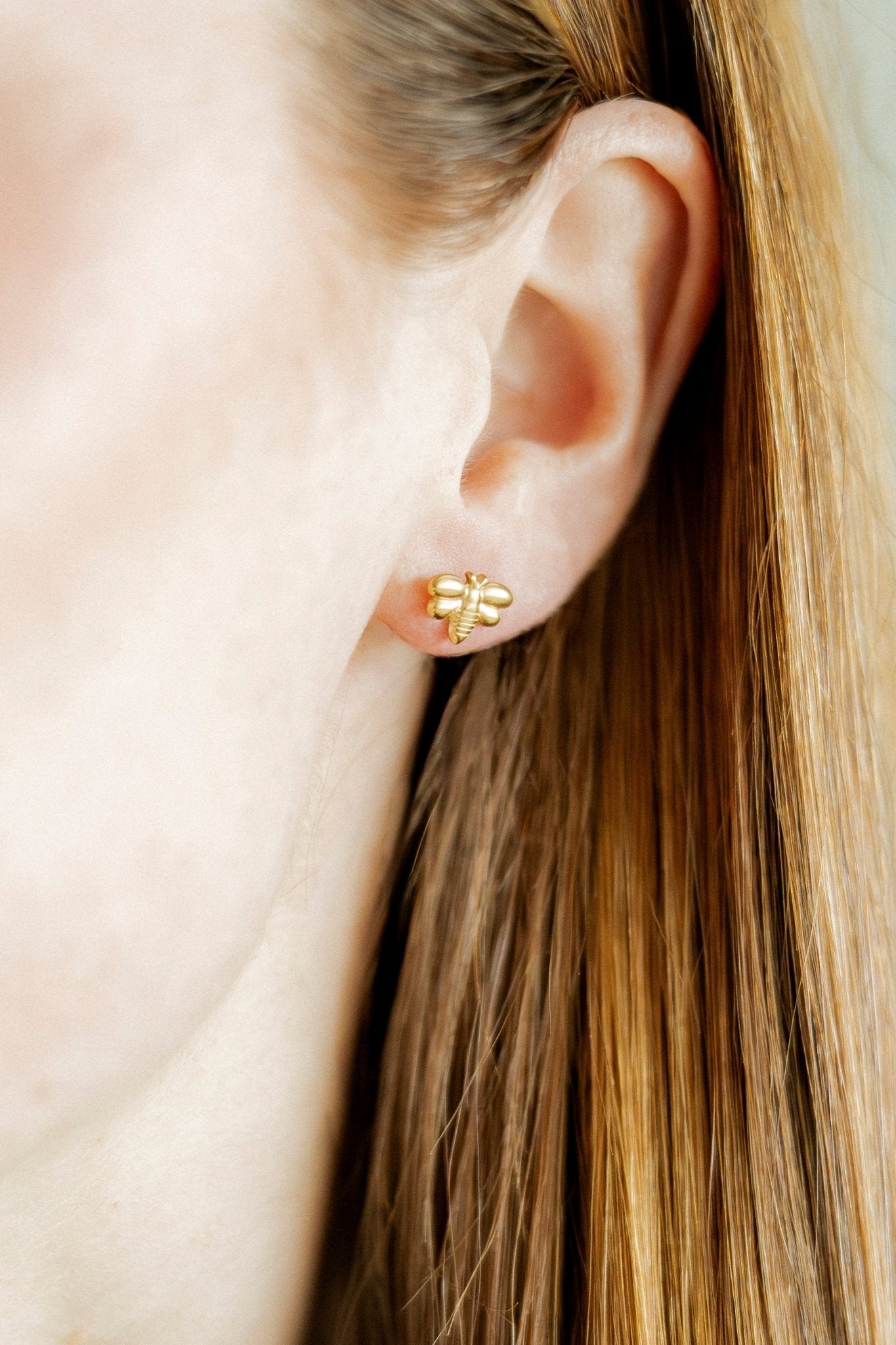 Screwback Stud Earrings - Bumble Bee - Shop LINNY CO