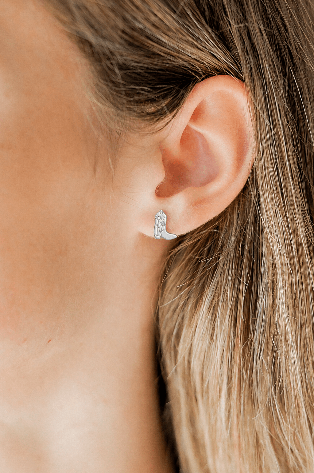 Screwback Stud Earrings - Daisy Cowgirl Boot Silver - Shop LINNY CO