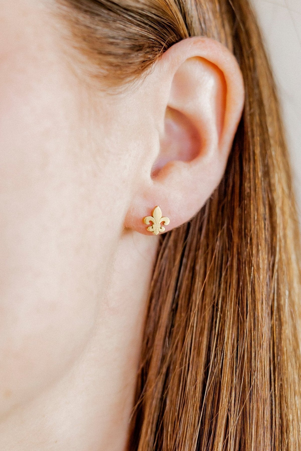 Screwback Stud Earrings - Fleur-de-lis Gold - Shop LINNY CO