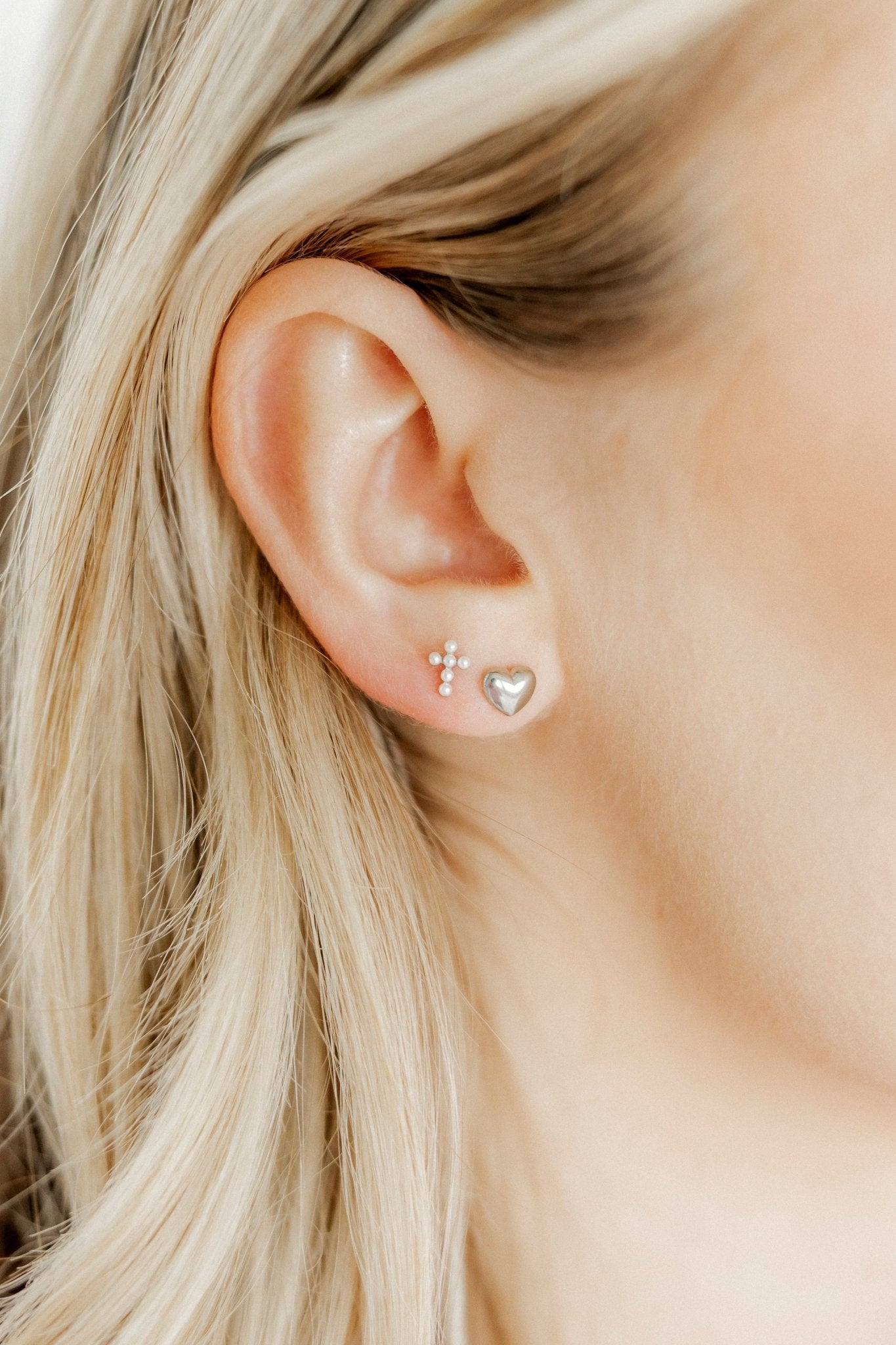 Screwback Stud Earrings - Hadley Silver - Shop LINNY CO