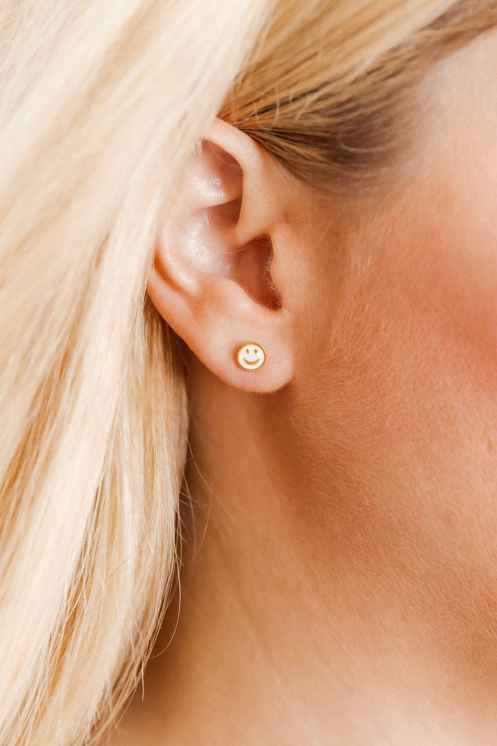 Screwback Stud Earrings - Happy Face - Shop LINNY CO