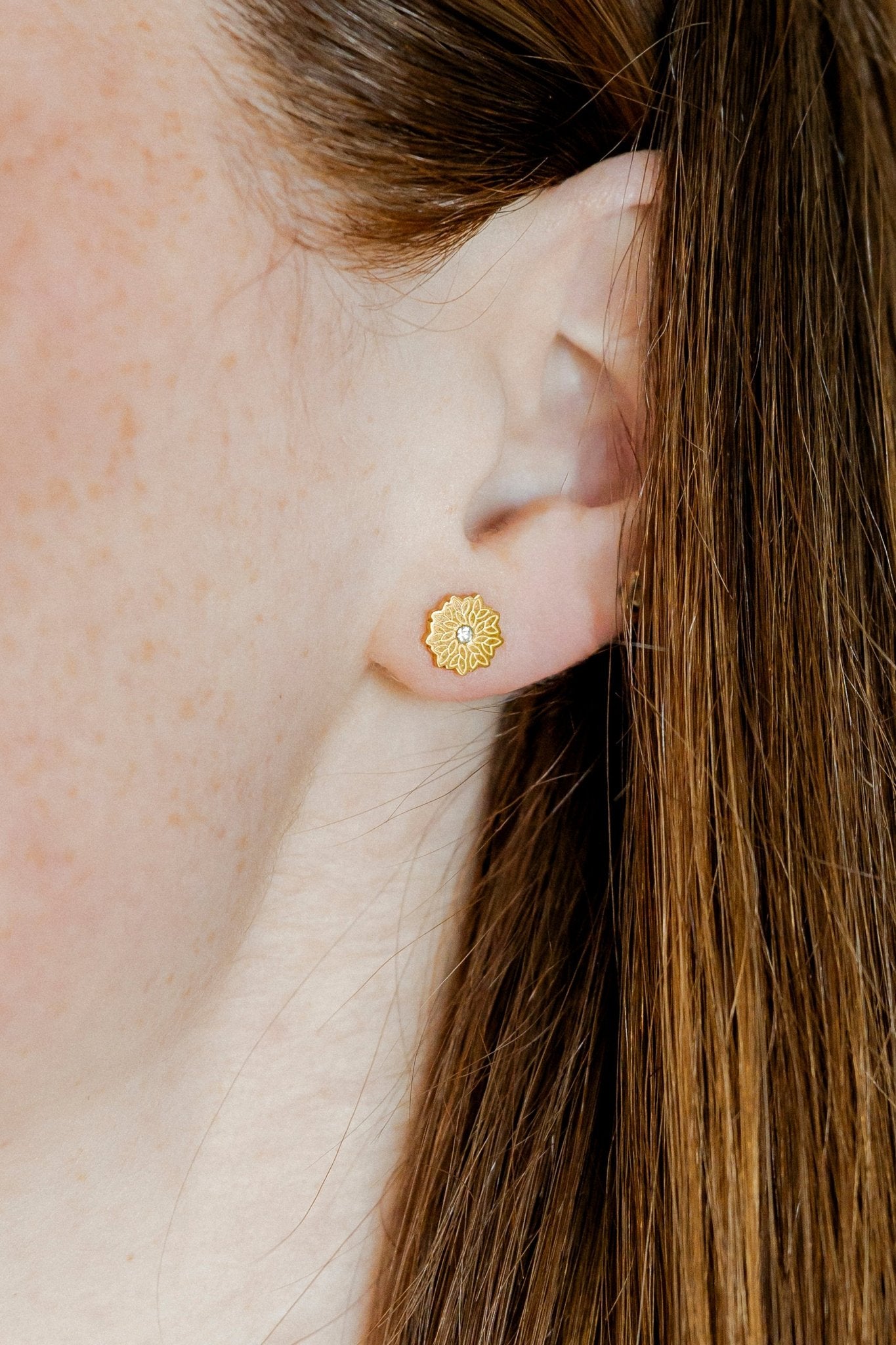 Screwback Stud Earrings - Heaven's 27 Clear CZ - Shop LINNY CO