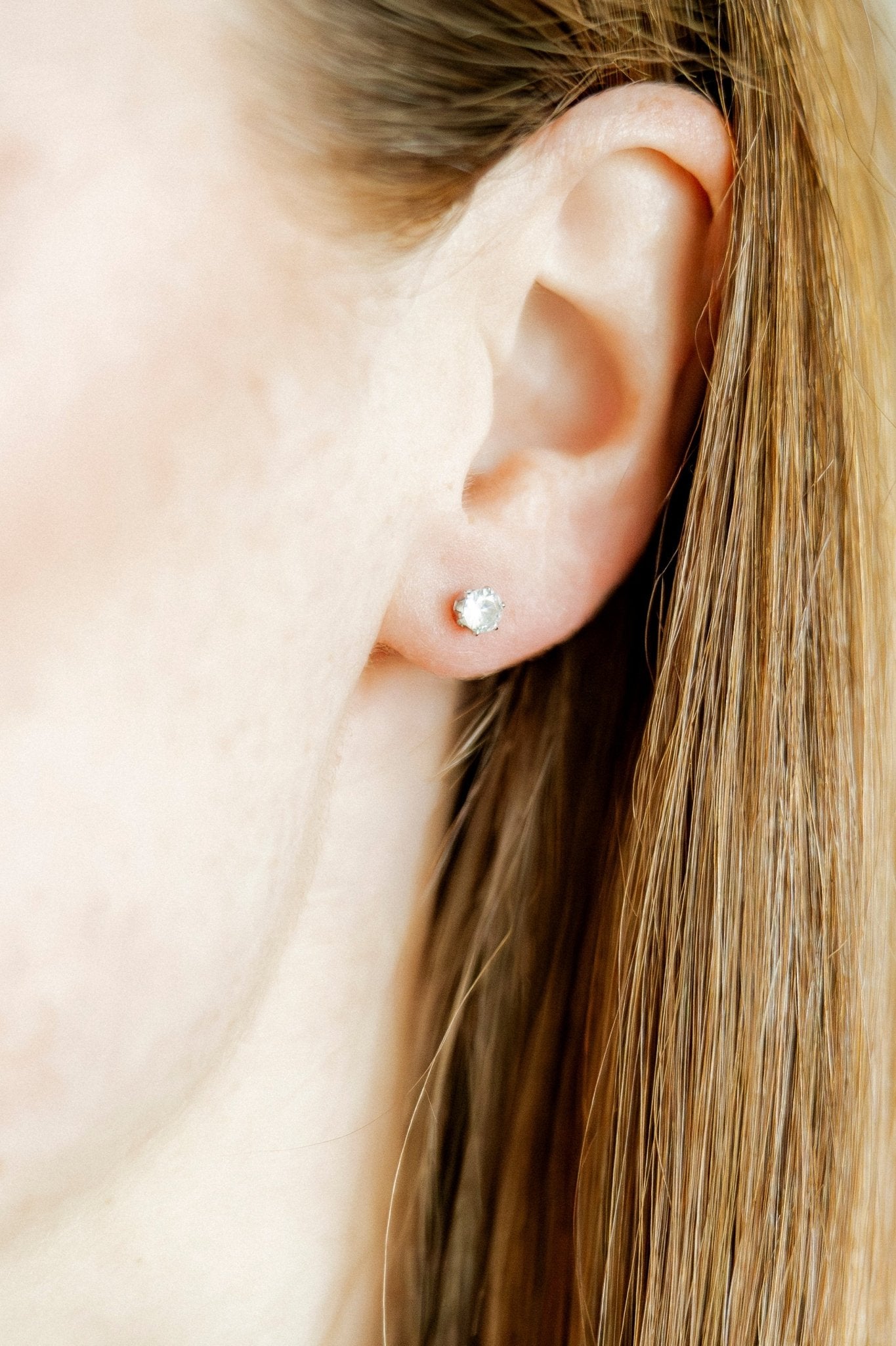 Screwback Stud Earrings - Helen Silver - Shop LINNY CO