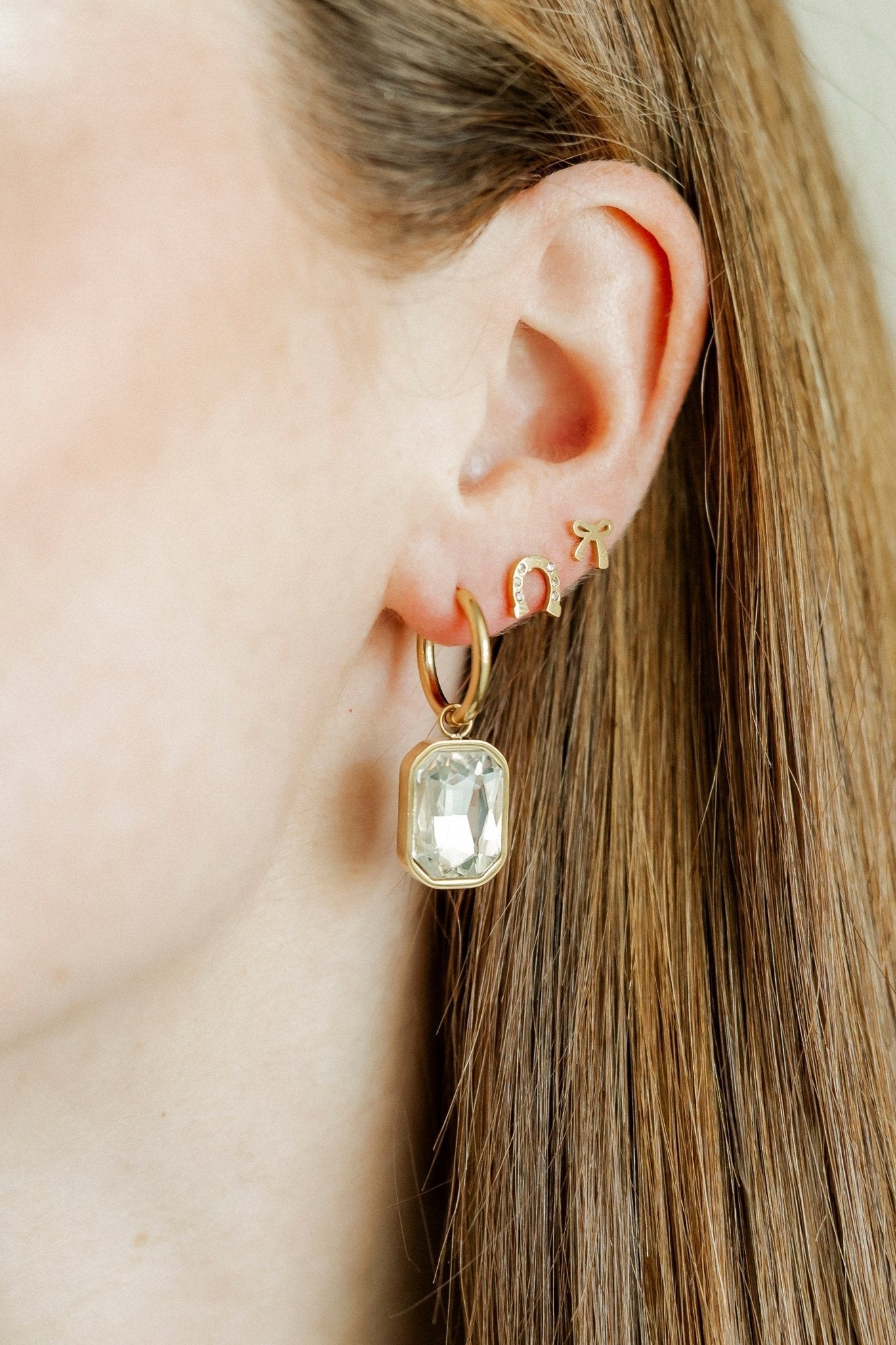 Screwback Stud Earrings - Horseshoe Gold - Shop LINNY CO
