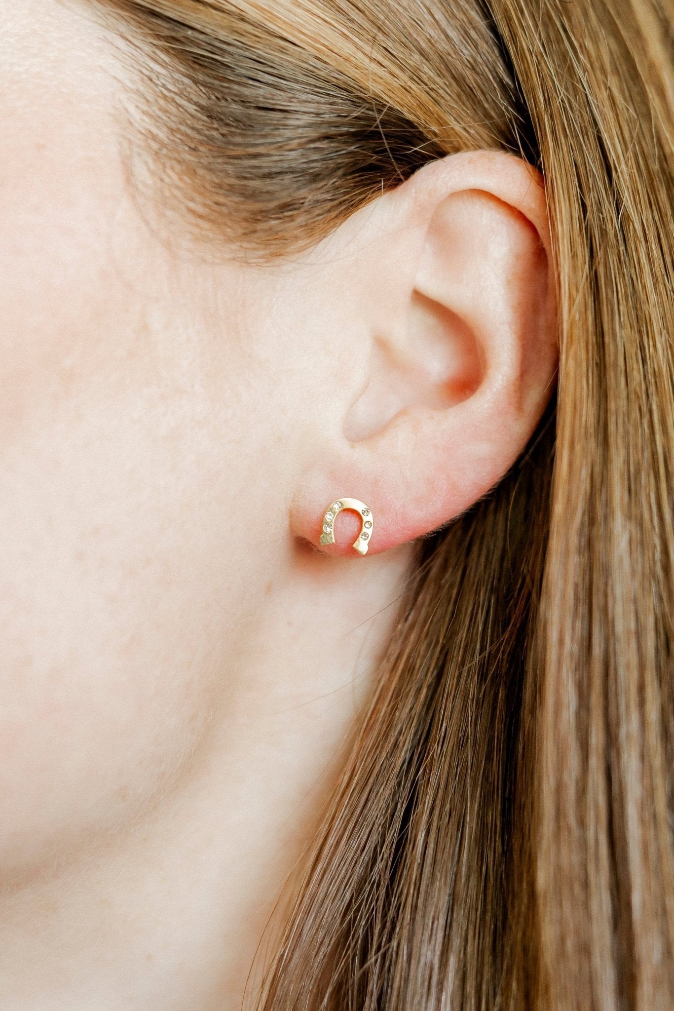 Screwback Stud Earrings - Horseshoe Gold - Shop LINNY CO