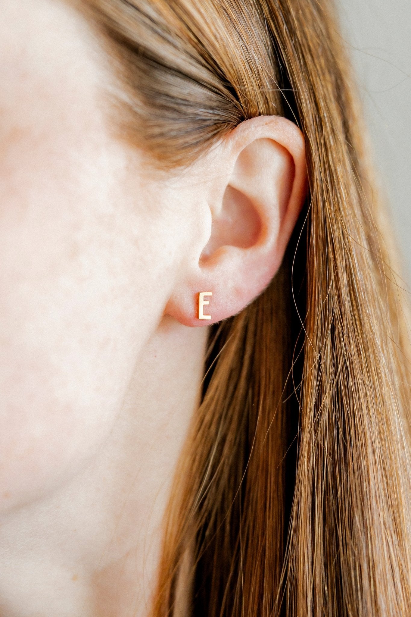 Screwback Stud Earrings - Initial E - Shop LINNY CO