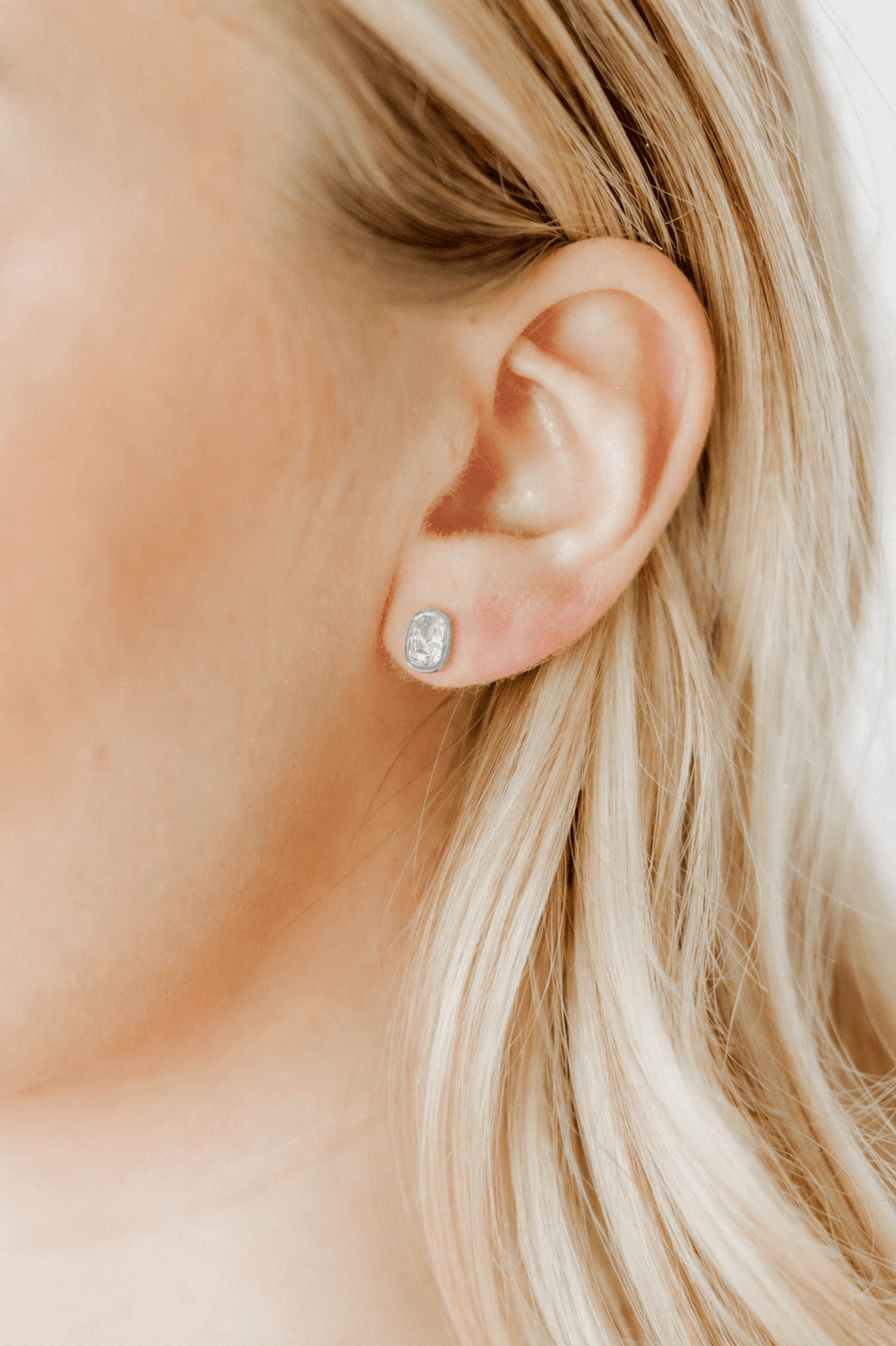 Screwback Stud Earrings - Kay Clear Silver - Shop LINNY CO