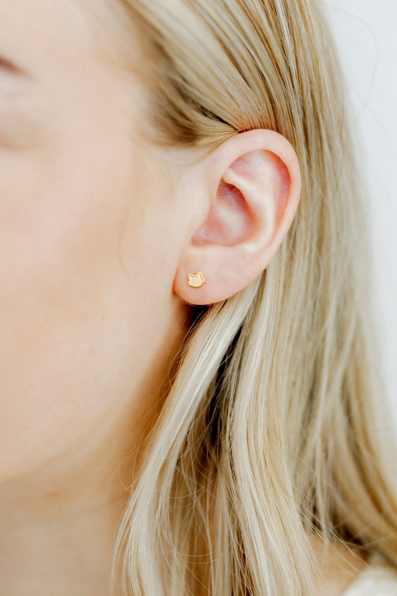 Screwback Stud Earrings - Kitty Cat Gold - Shop LINNY CO