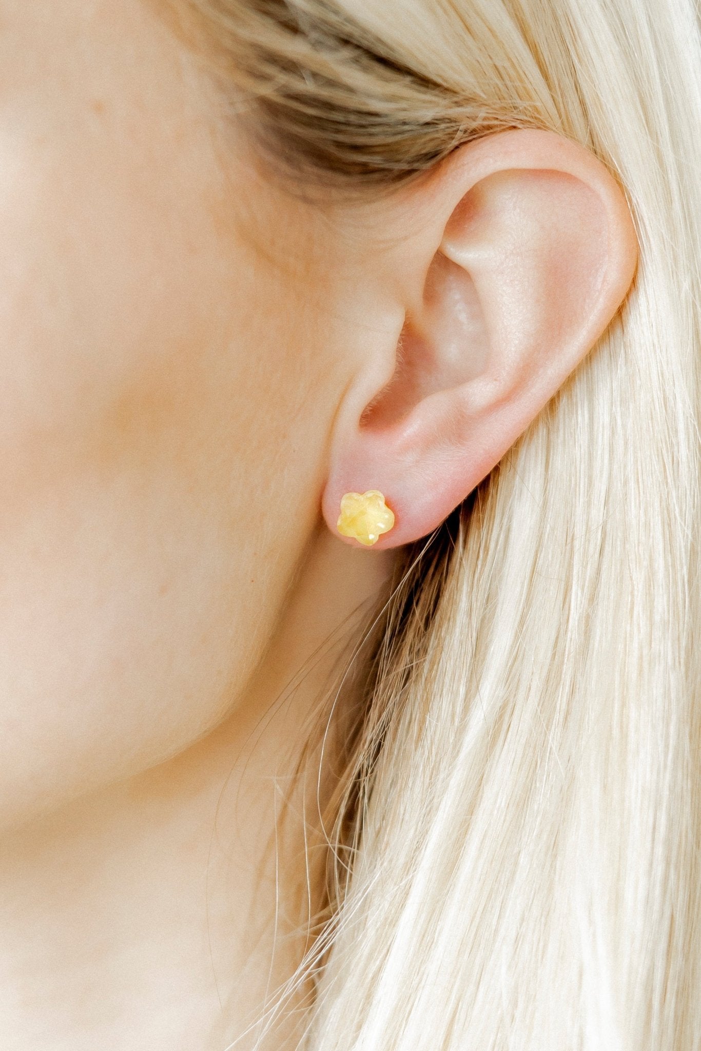 Screwback Stud Earrings Lux - Candy Star Sunshine Yellow - Shop LINNY CO