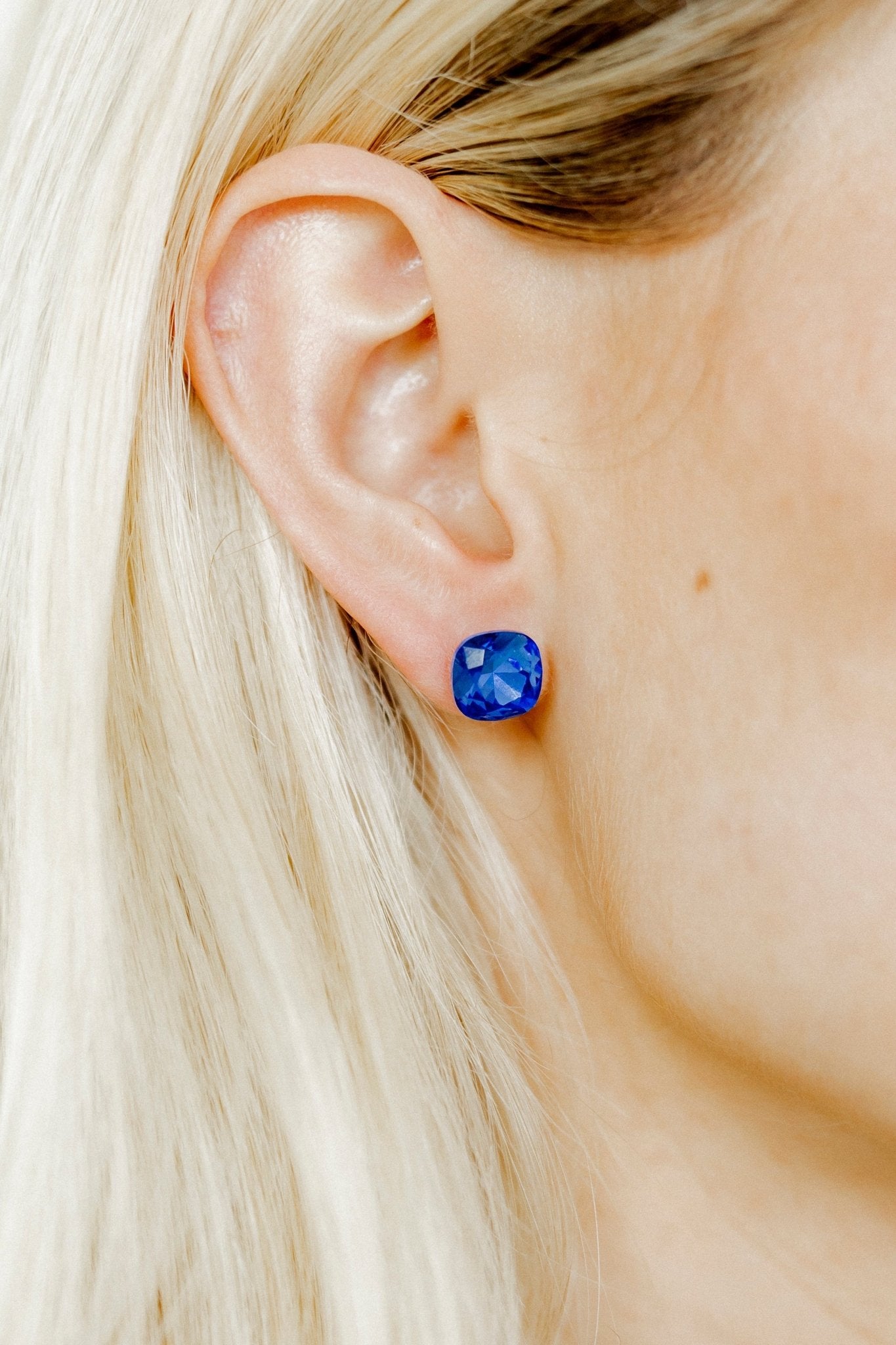 Screwback Stud Earrings Lux - Kit Cobalt Blue - Shop LINNY CO
