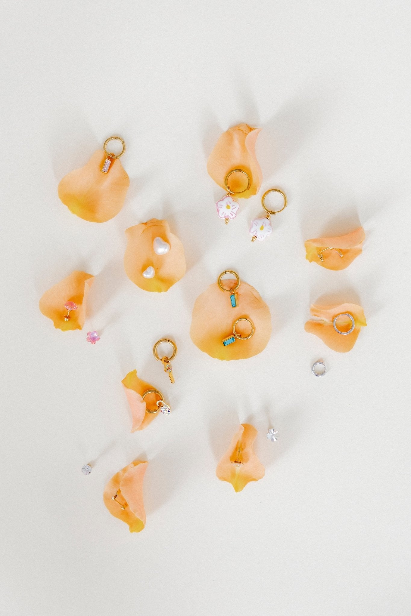 Screwback Stud Earrings Lux - Zuri Clear - Shop LINNY CO