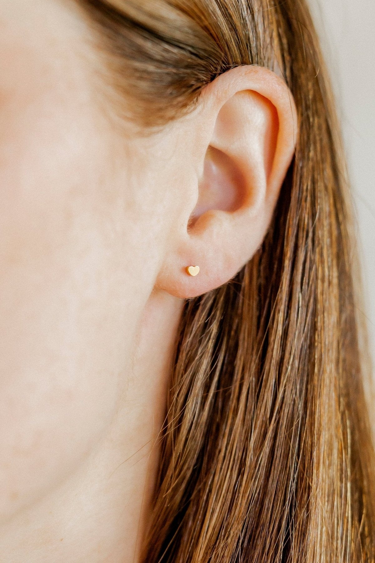 Screwback Stud Earrings - Micro Tessa Heart Gold - Shop LINNY CO