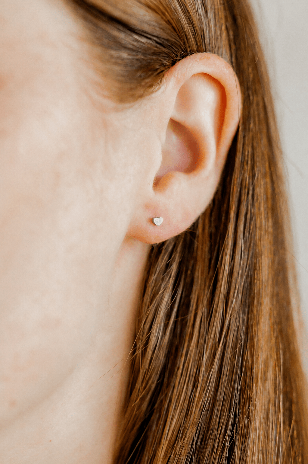 Screwback Stud Earrings - Micro Tessa Heart Silver - LINNY CO WholesaleStuds