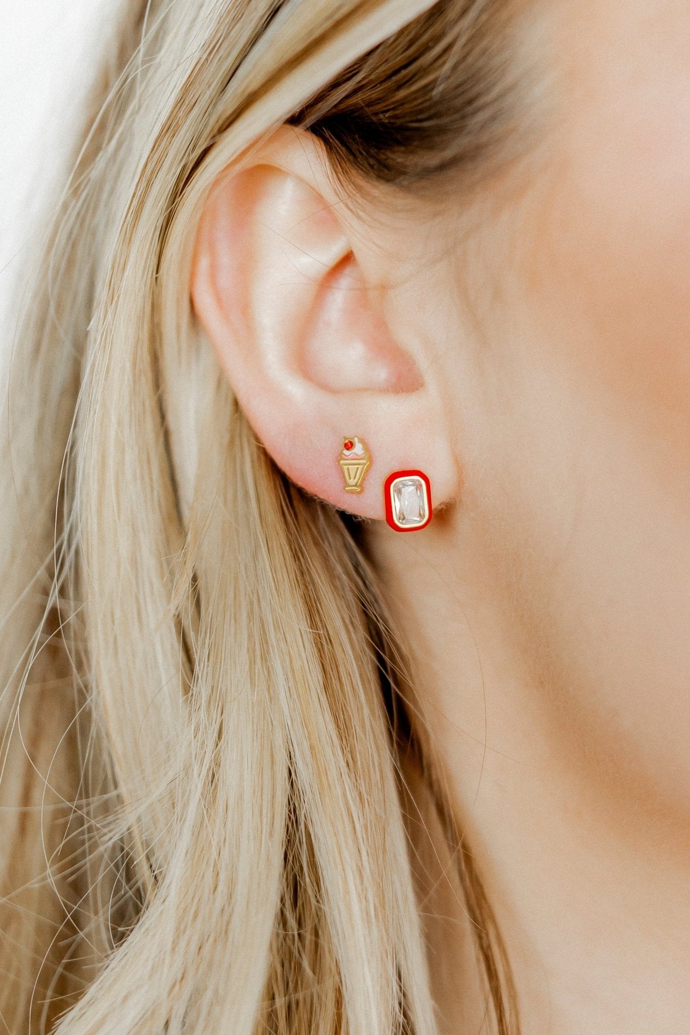 Screwback Stud Earrings - Milkshake - Shop LINNY CO