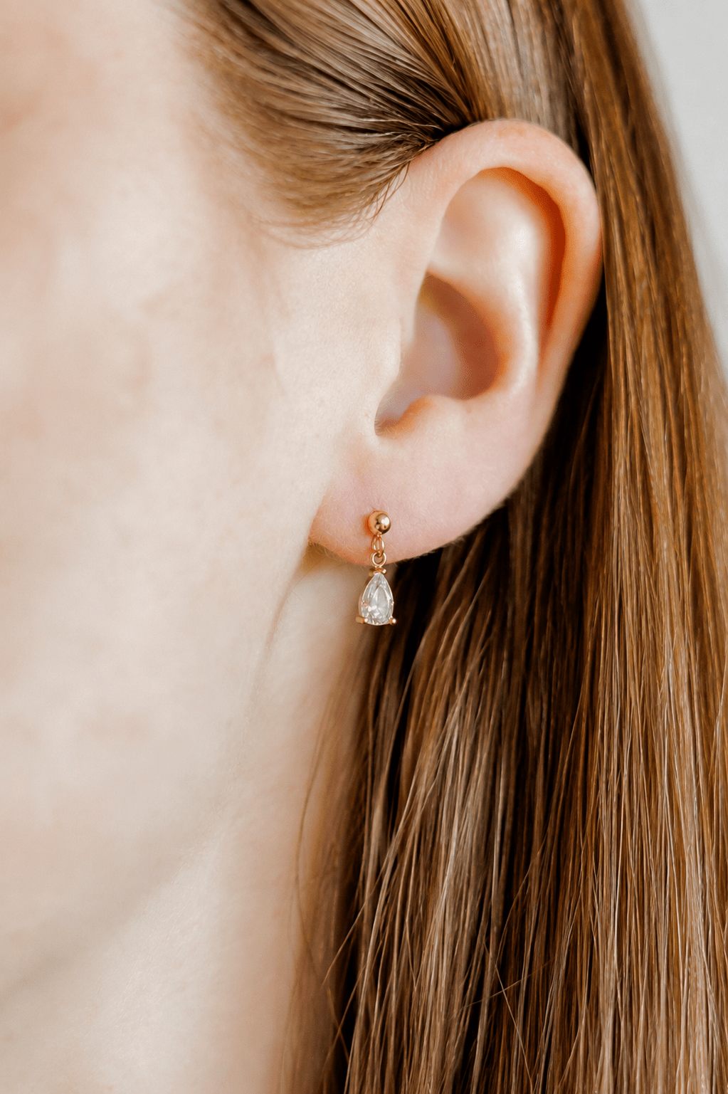 Screwback Stud Earrings - Millie Teardrop CZ Gold - Shop LINNY CO