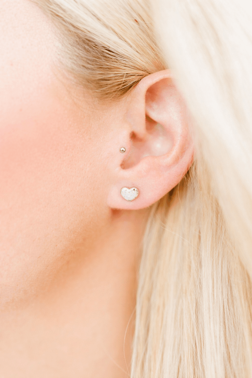 Screwback Stud Earrings - Nora Heart White Silver - Shop LINNY CO
