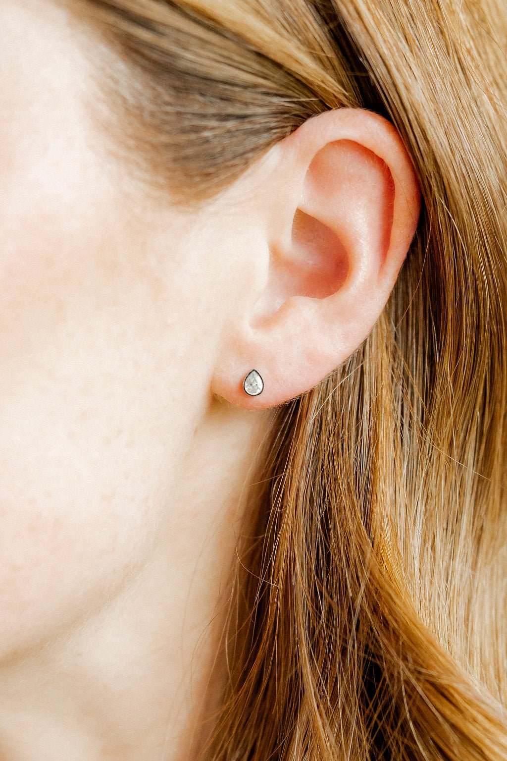 Screwback Stud Earrings - Paloma Pear Silver - Shop LINNY CO
