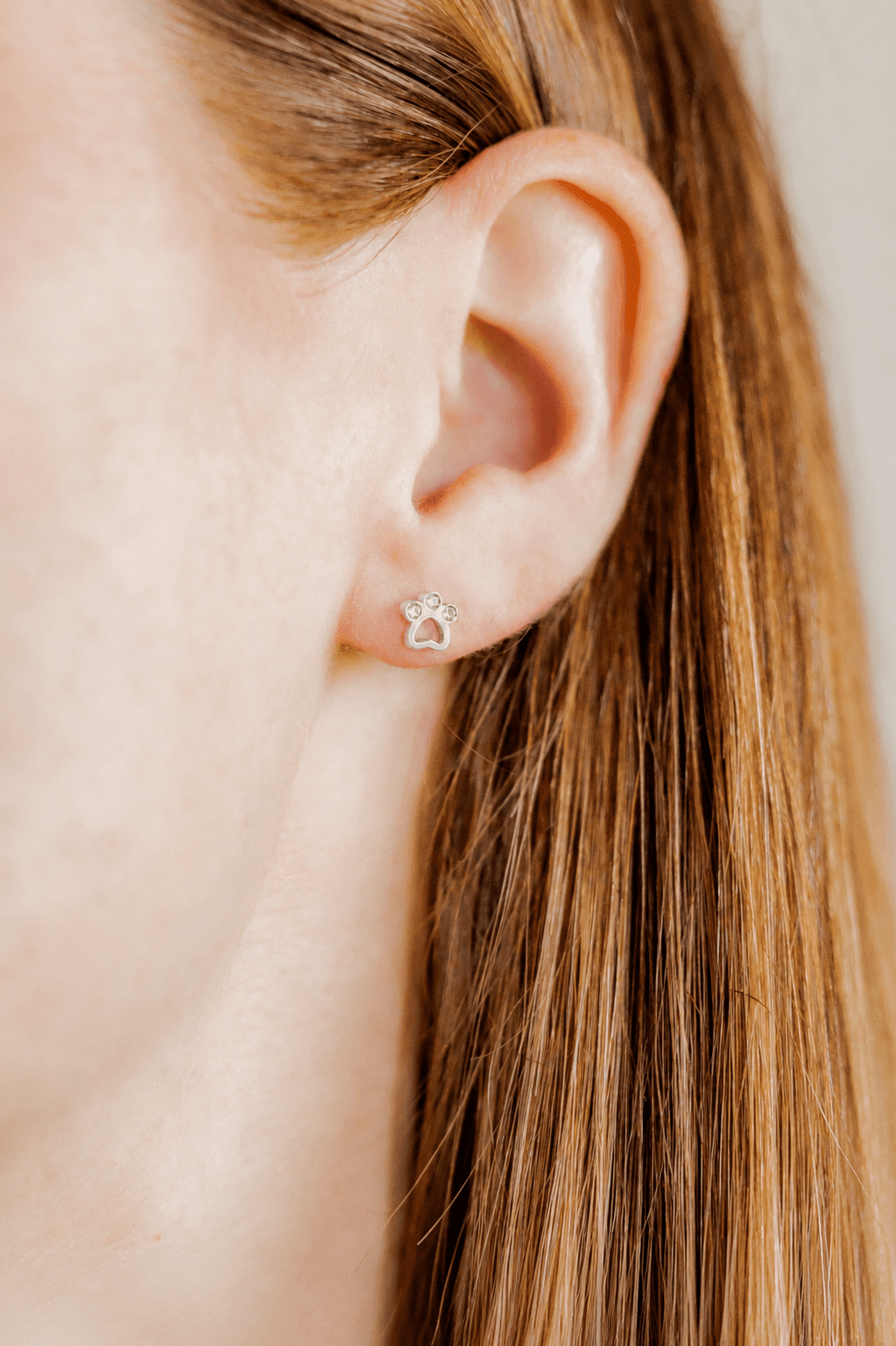 Screwback Stud Earrings - Paw Print CZ Silver - Shop LINNY CO