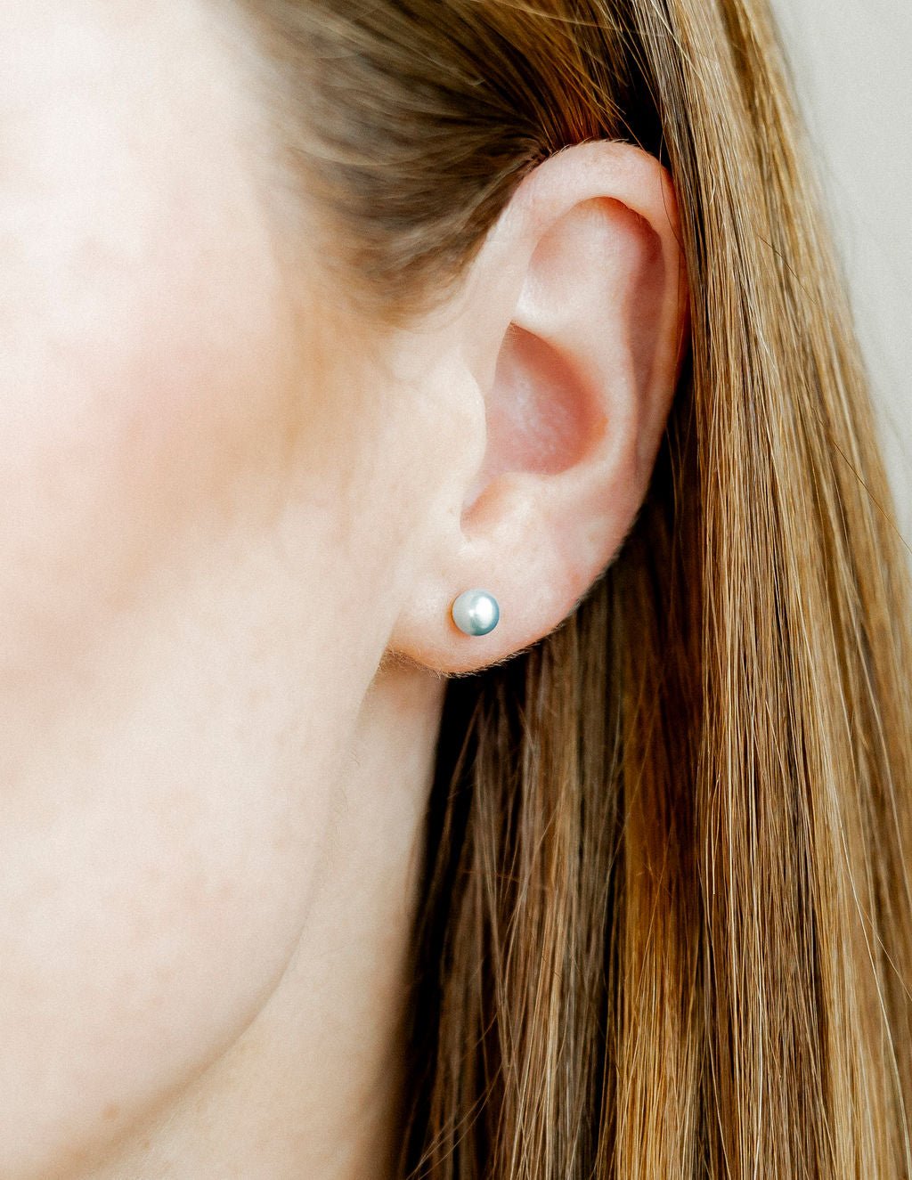 Screwback Stud Earrings - Payton Pearl Blue 5mm - Shop LINNY CO