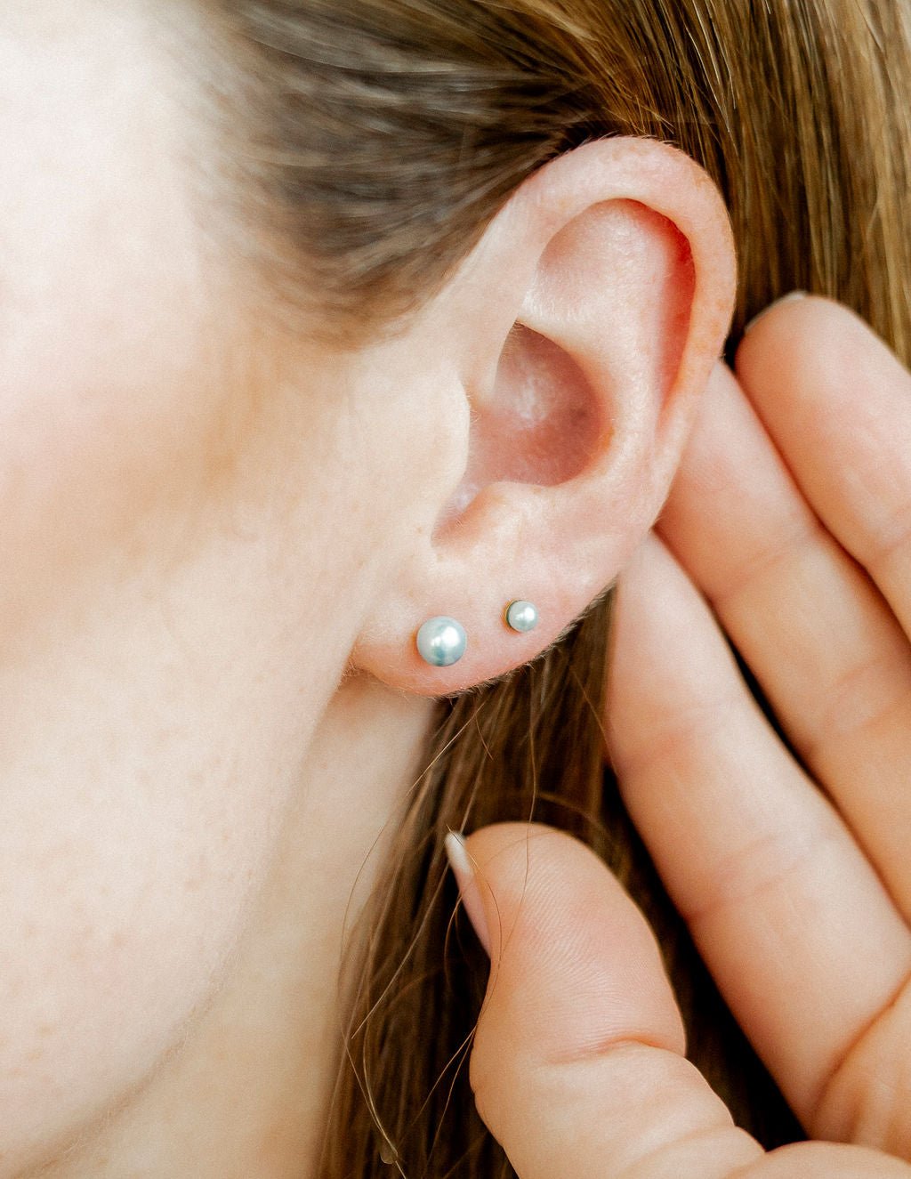 Screwback Stud Earrings - Payton Pearl Blue 5mm - Shop LINNY CO