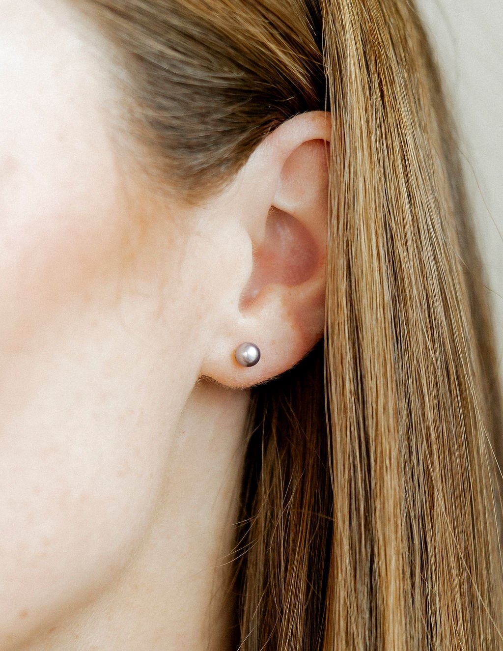 Screwback Stud Earrings - Payton Pearl Gray 5mm - Shop LINNY CO