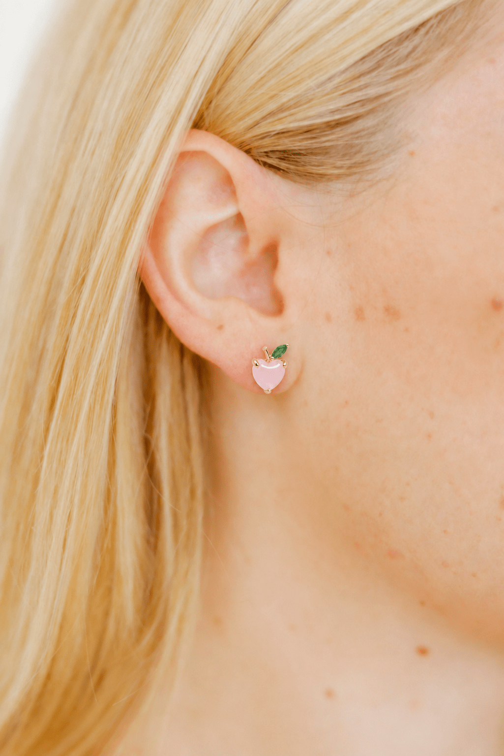 Screwback Stud Earrings - Peach Gem - LINNY CO