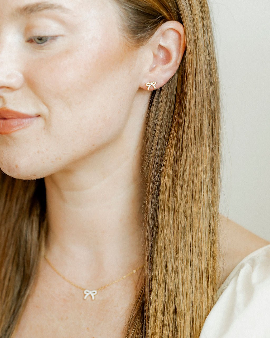Screwback Stud Earrings - Sadie Bow White - Shop LINNY CO