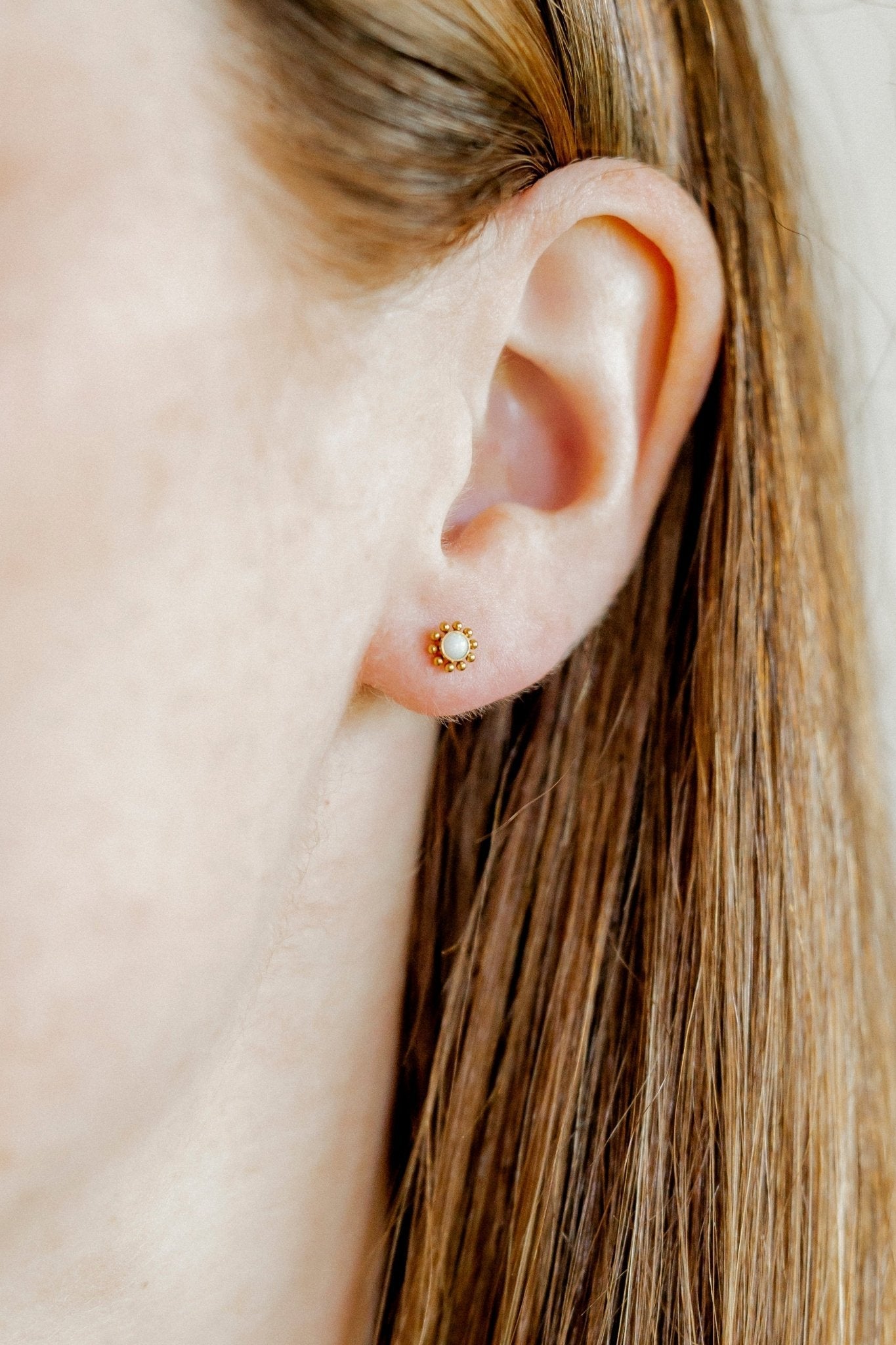 Screwback Stud Earrings - Serena Opal - Shop LINNY CO