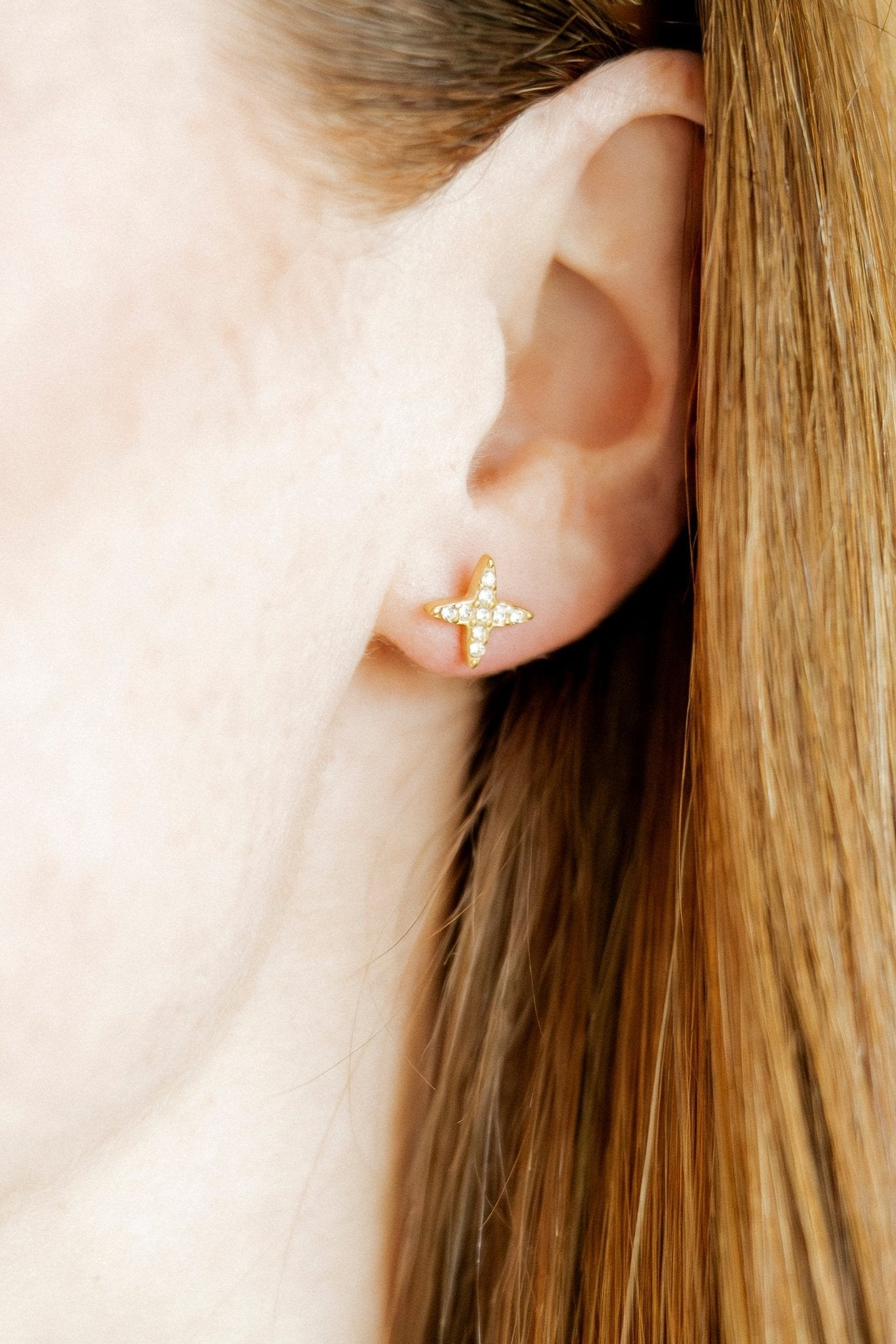 Screwback Stud Earrings - Skylar - Shop LINNY CO