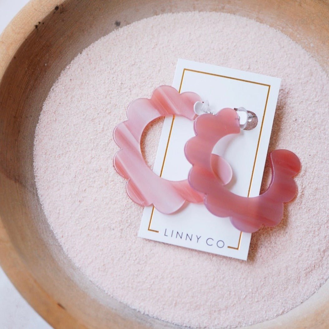 Margo Scallop Hoop Earrings - Mauve - Shop LINNY CO