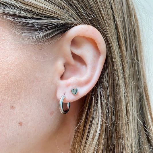 Stud Earrings - Silver Heart - Shop LINNY CO